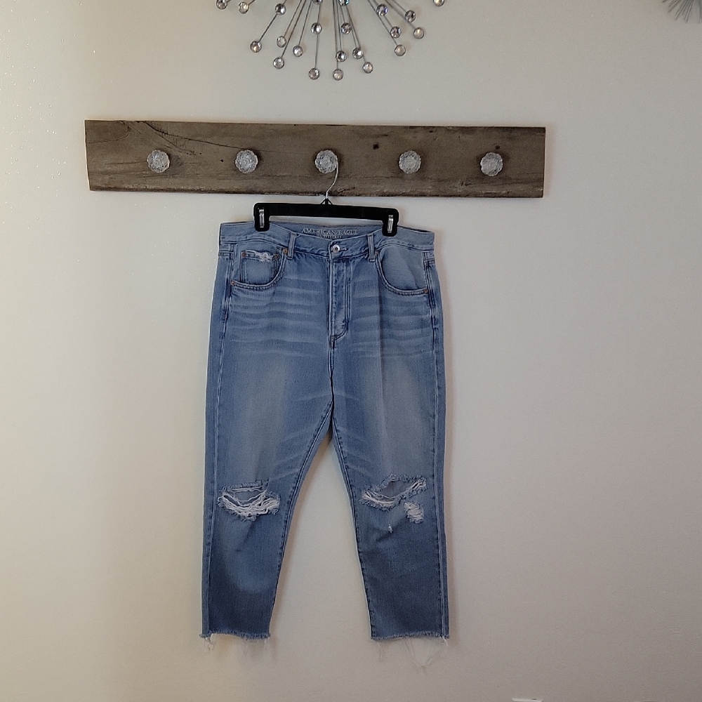 American Eagle Outfitters Light Blue Distressed Boyfriend Jeans SZ 14